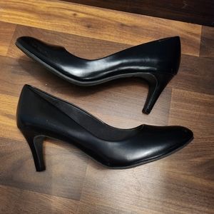 Dexflex Karmen black heels